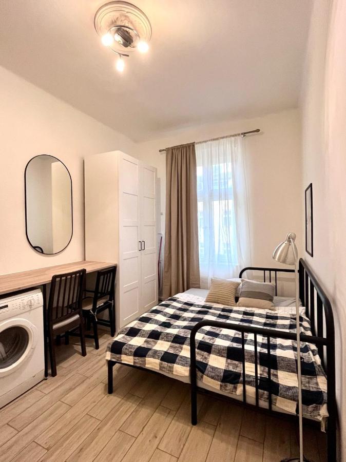 Quiet Apartment Close To Center Прага Екстериор снимка