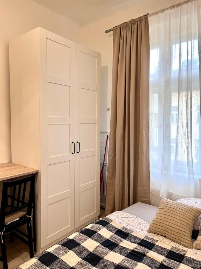 Quiet Apartment Close To Center Прага Екстериор снимка