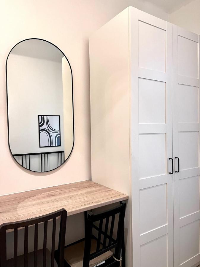 Quiet Apartment Close To Center Прага Екстериор снимка